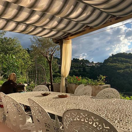 Вілла La Casa Sulla Collina Del Castello Брено Екстер'єр фото