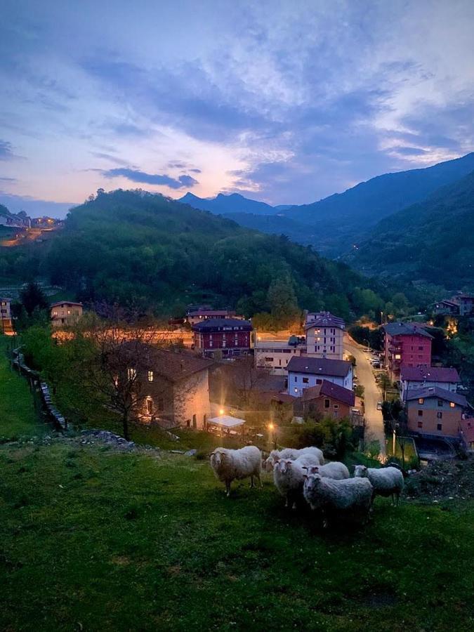 Вілла La Casa Sulla Collina Del Castello Брено Екстер'єр фото