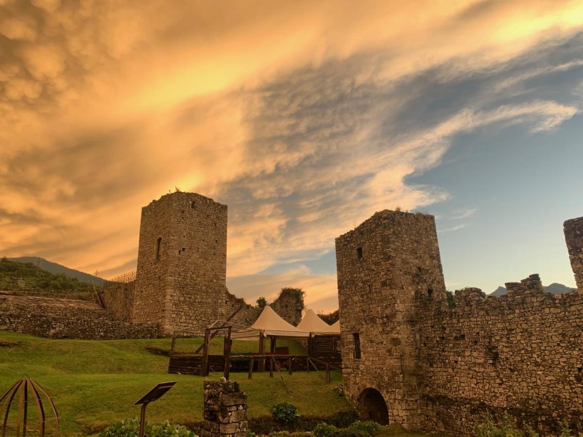 Вілла La Casa Sulla Collina Del Castello Брено Екстер'єр фото