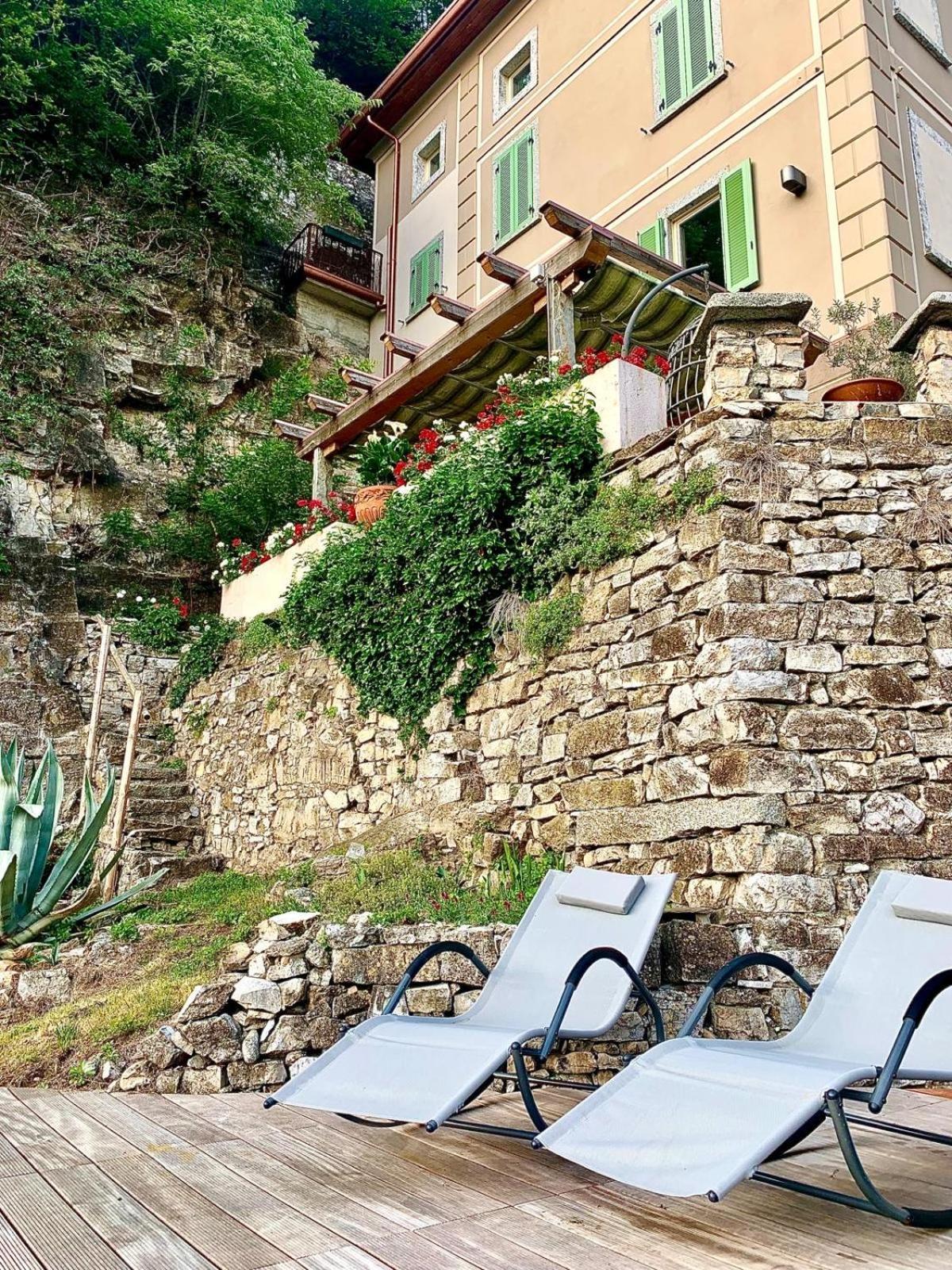 Вілла La Casa Sulla Collina Del Castello Брено Екстер'єр фото